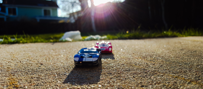 Ford GT40 Mk1 and Ferrari 330 P4. Photo credit of MustangFan